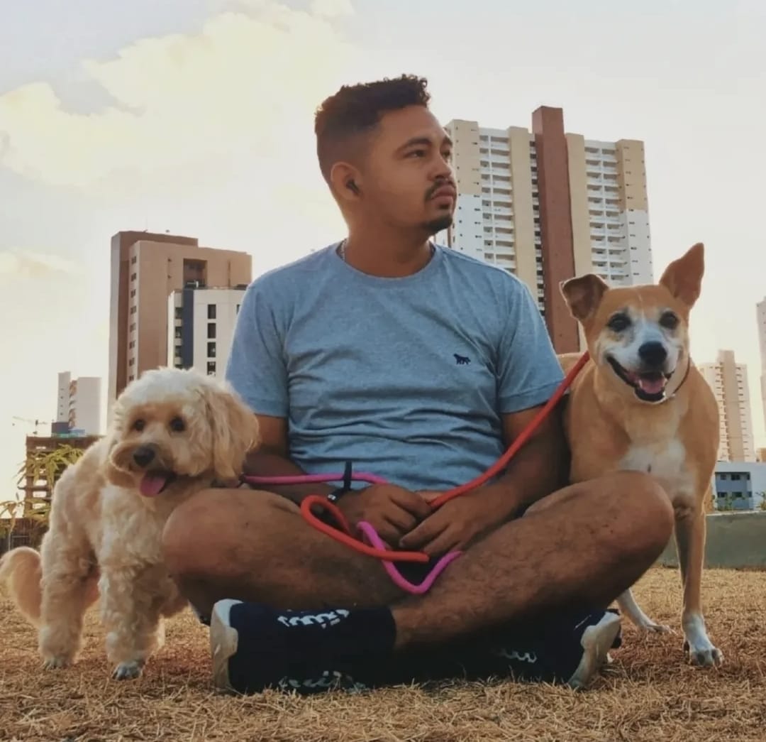 Equipe Hunter Dog Club cuidando de cães felizes